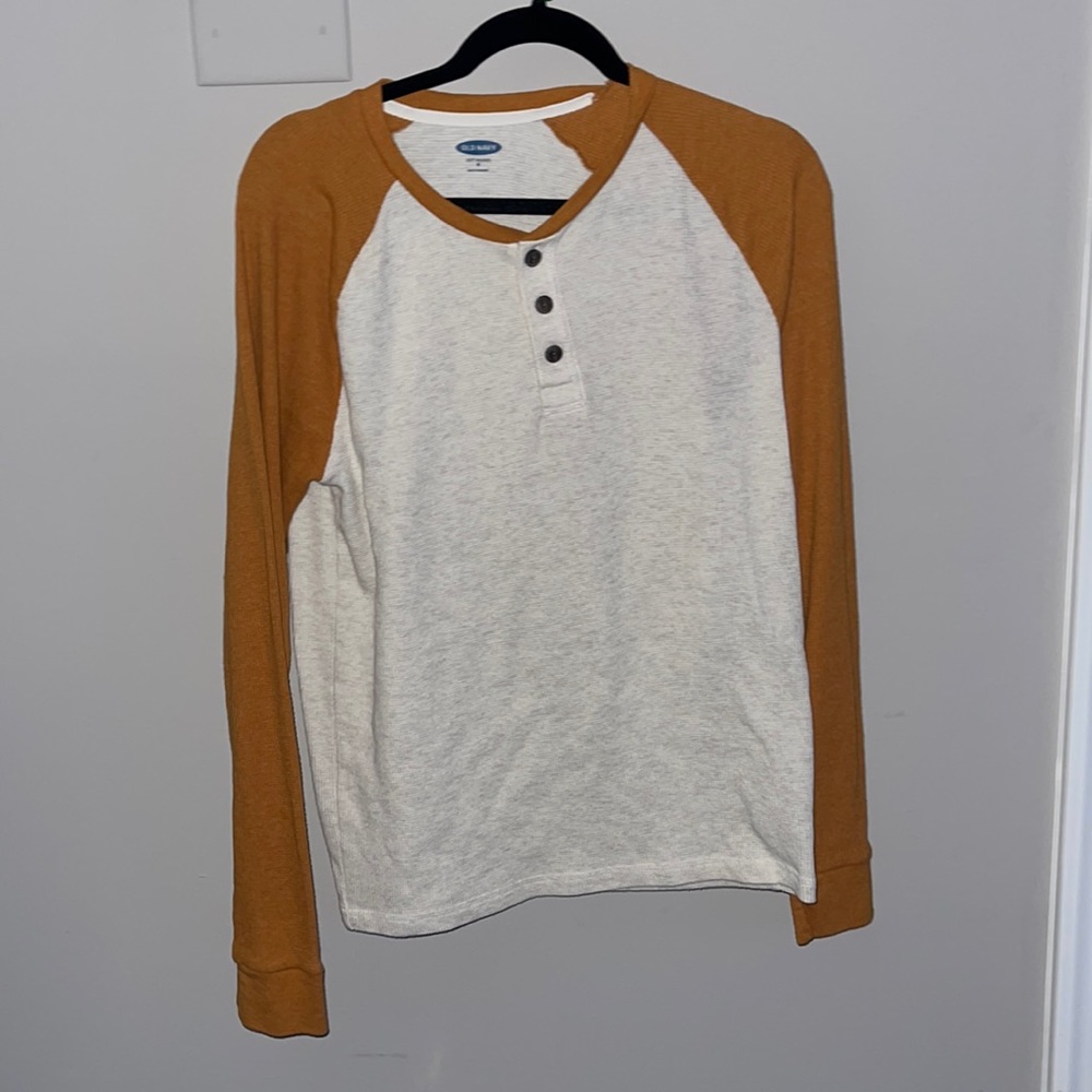 Old navy long sleeve tee